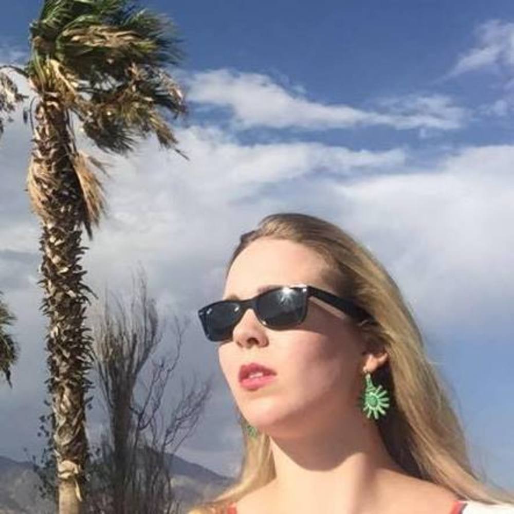 Meet your Posher, Amelia